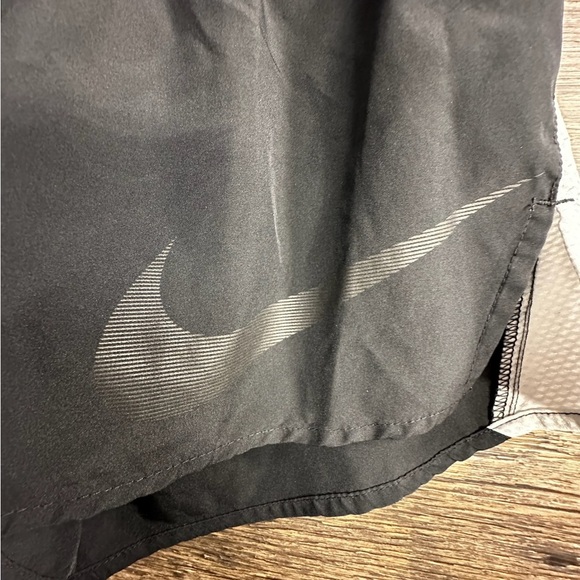 Nike Black Performance Athletic Shorts Small - Picture 2 of 11